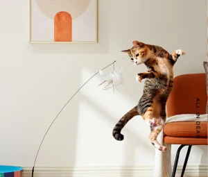 اسباب بازی میله ای بلند گربه به همراه عروسک پرنده